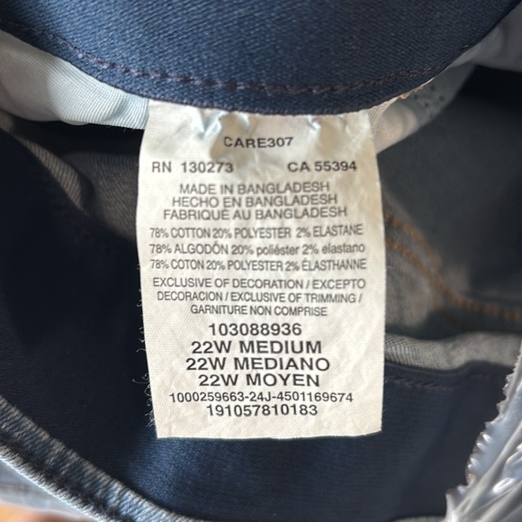 NWT Lee womens Plus Size Ultra Lux Comfort Flex Motion Straight Leg Jean, 22W - Picture 5 of 5